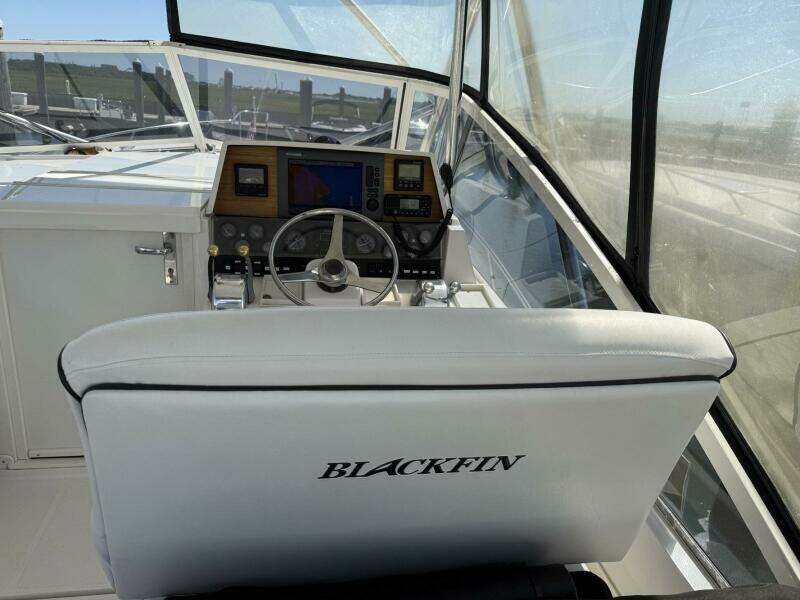 1997 Blackfin Combi 33