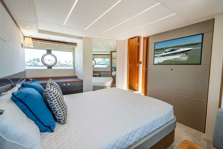 2018 Sunseeker Predator 57