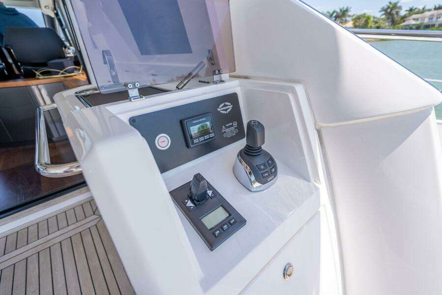 2018 Sunseeker Predator 57