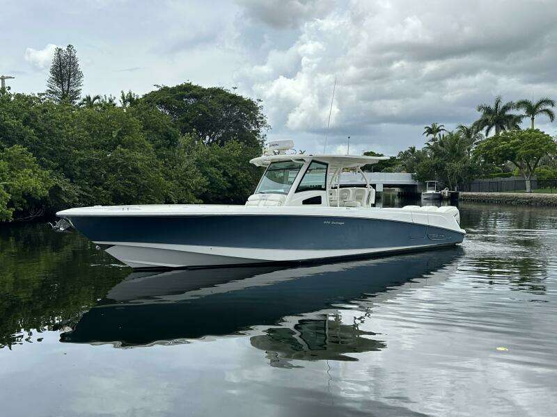 2015 Boston Whaler 370 Outrage
