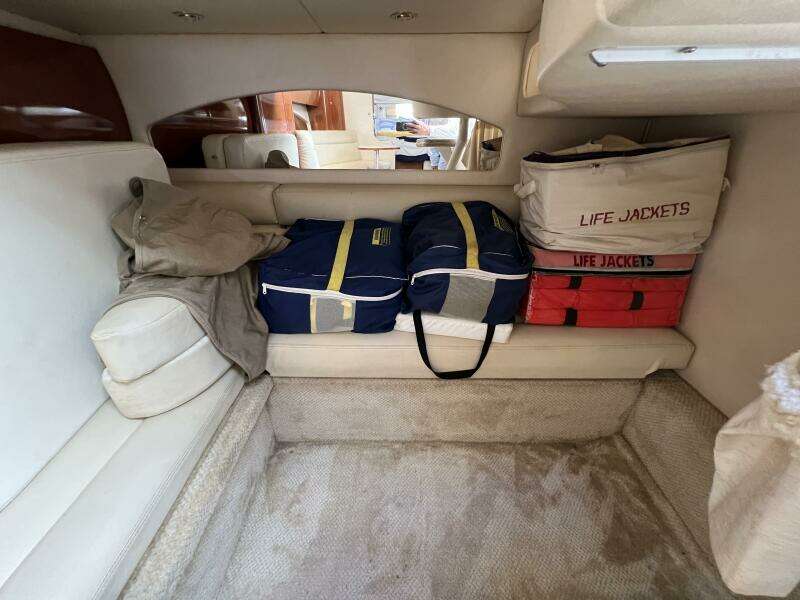 2002 Sea Ray 360 Sundancer Aft Berth/Storage Area