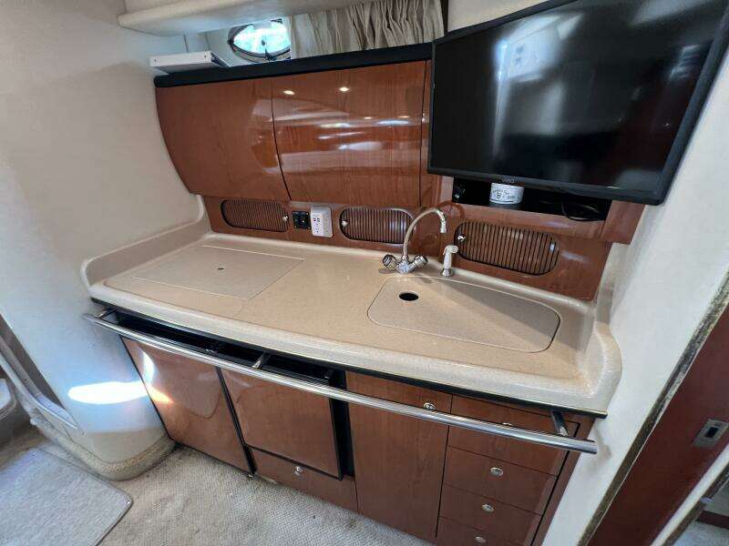 2002 Sea Ray 360 Sundancer Galley