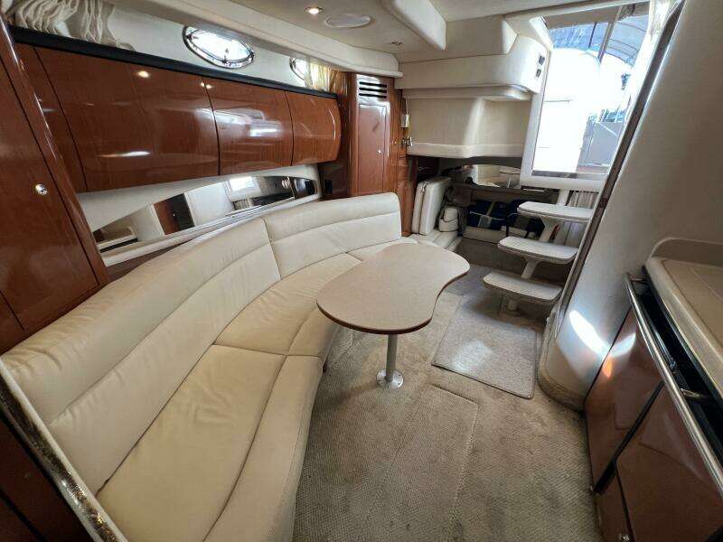 2002 Sea Ray 360 Sundancer Salon looking Aft