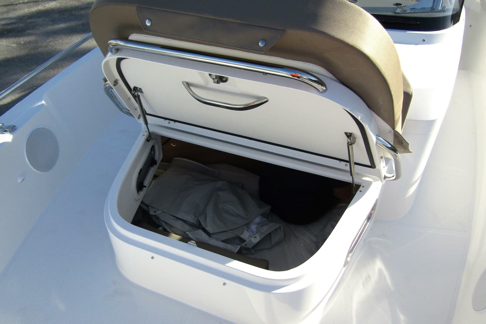 2025 Nimbus Tender 9