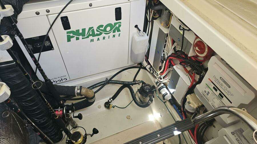 2008 Hydra-Sports 3500 VX Repowered