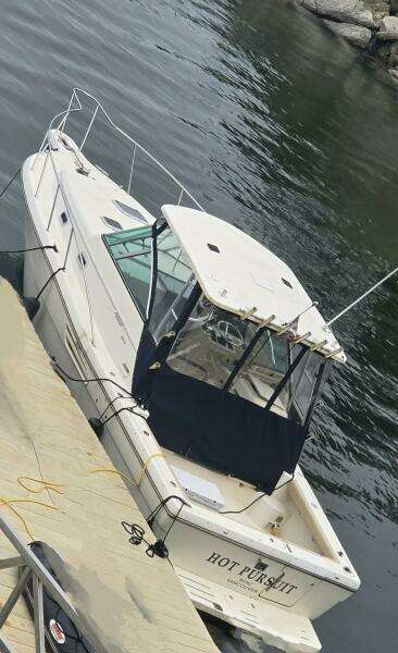 2000 Pursuit 3000 Express