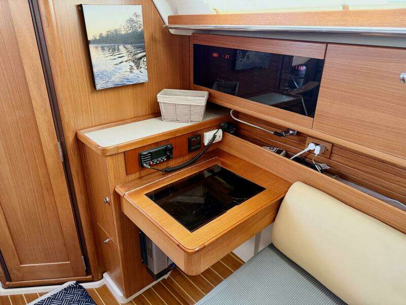 2011 Catalina 355