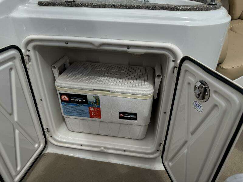 2011 Crownline 264 CR