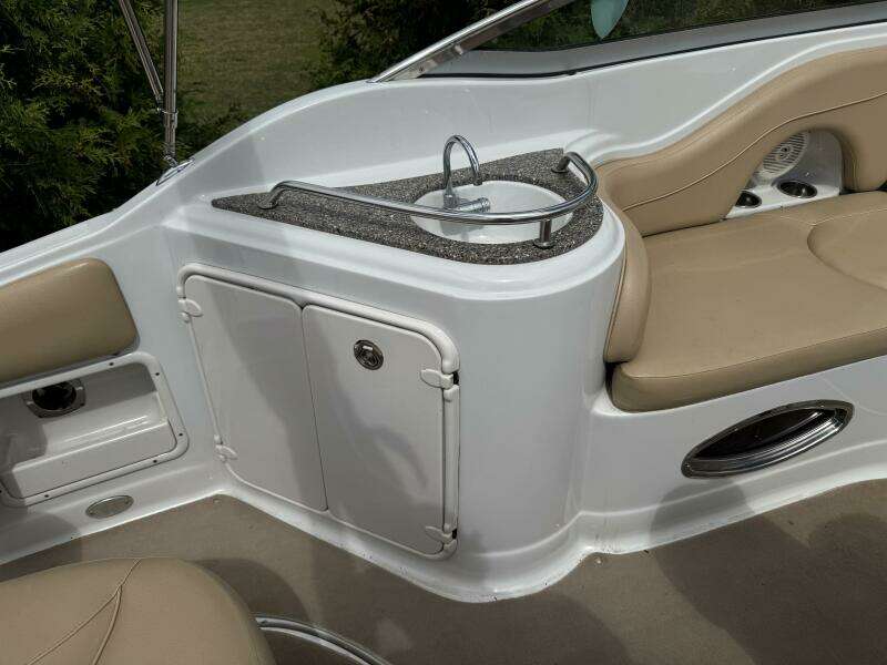 2011 Crownline 264 CR