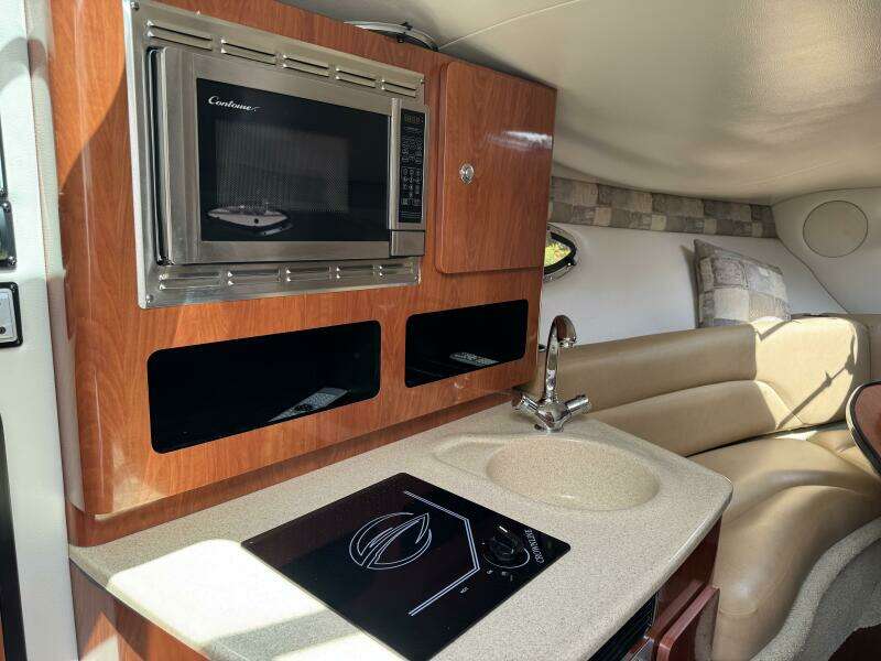 2011 Crownline 264 CR