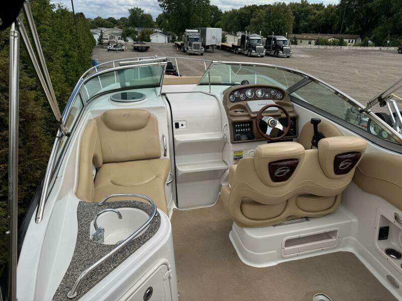 2011 Crownline 264 CR