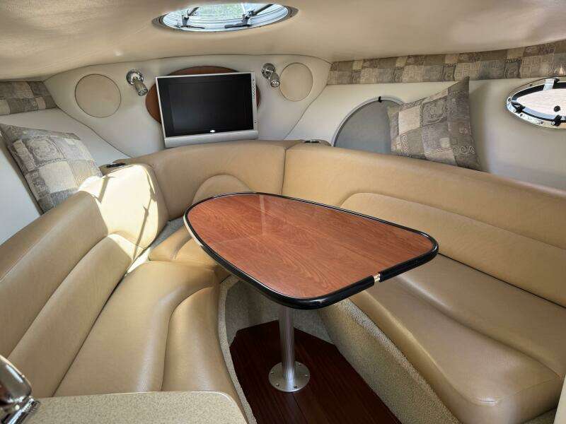 2011 Crownline 264 CR