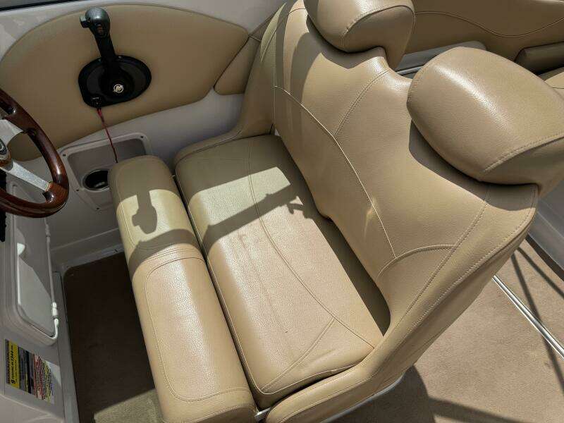 2011 Crownline 264 CR