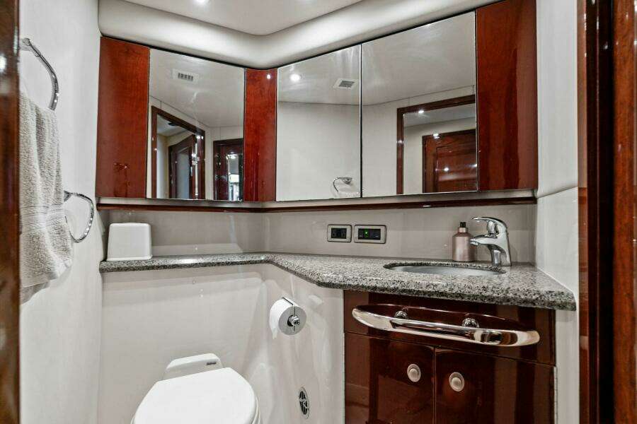 2007 Sea Ray 58 Sedan Bridge