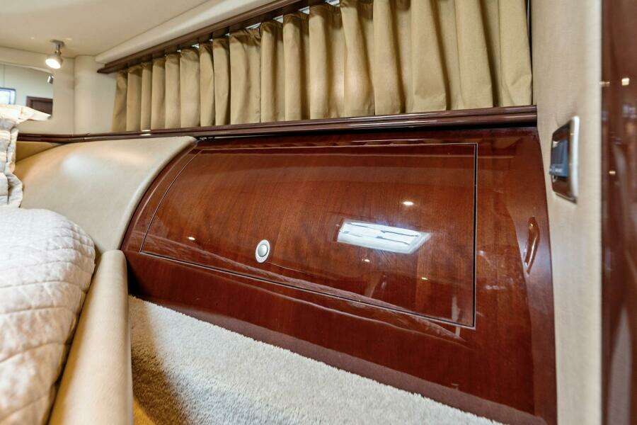 2007 Sea Ray 58 Sedan Bridge