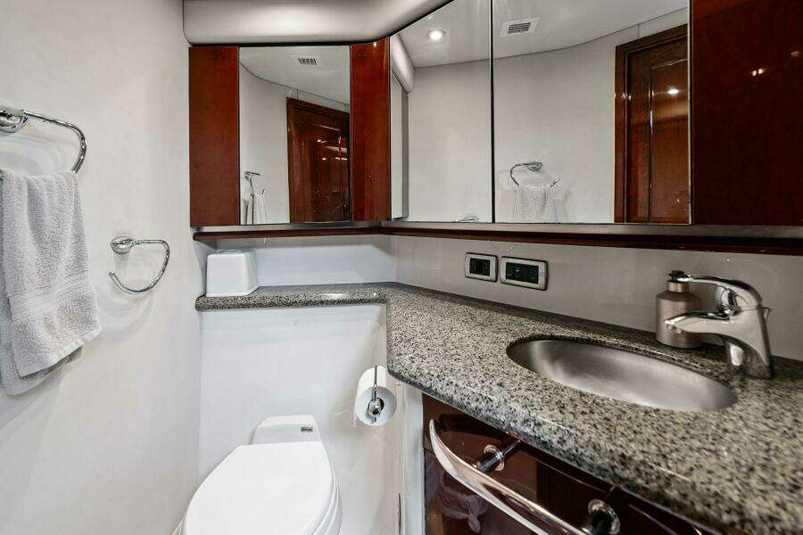 2007 Sea Ray 58 Sedan Bridge