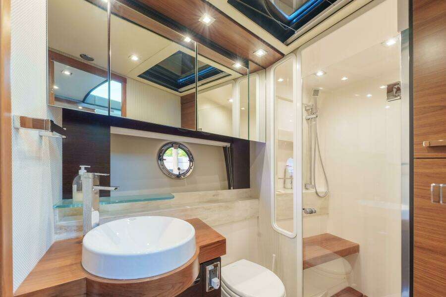 2017 Tiara Yachts C53 Coupe