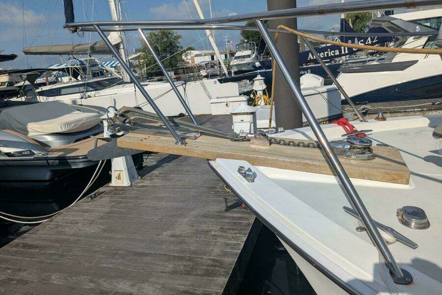 1988 Cape Dory 36 Flybridge Sedan Fast Trawler