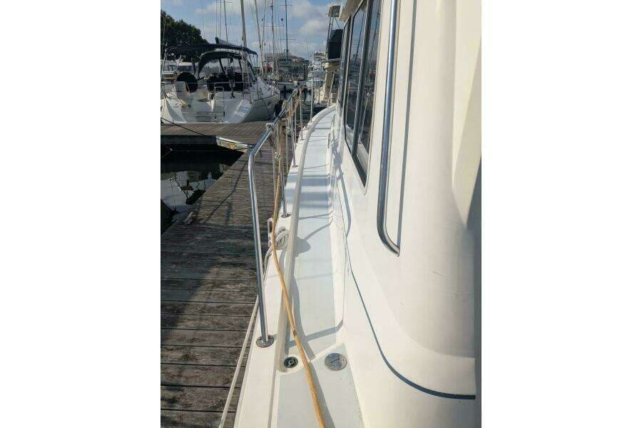 1988 Cape Dory 36 Flybridge Sedan Fast Trawler