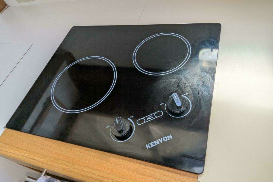 1988 Cape Dory 36 Flybridge Sedan Fast Trawler