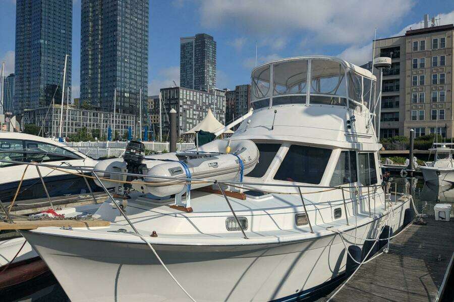1988 Cape Dory 36 Flybridge Sedan Fast Trawler