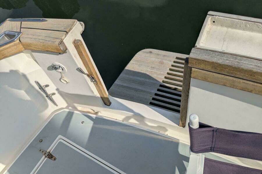 1988 Cape Dory 36 Flybridge Sedan Fast Trawler