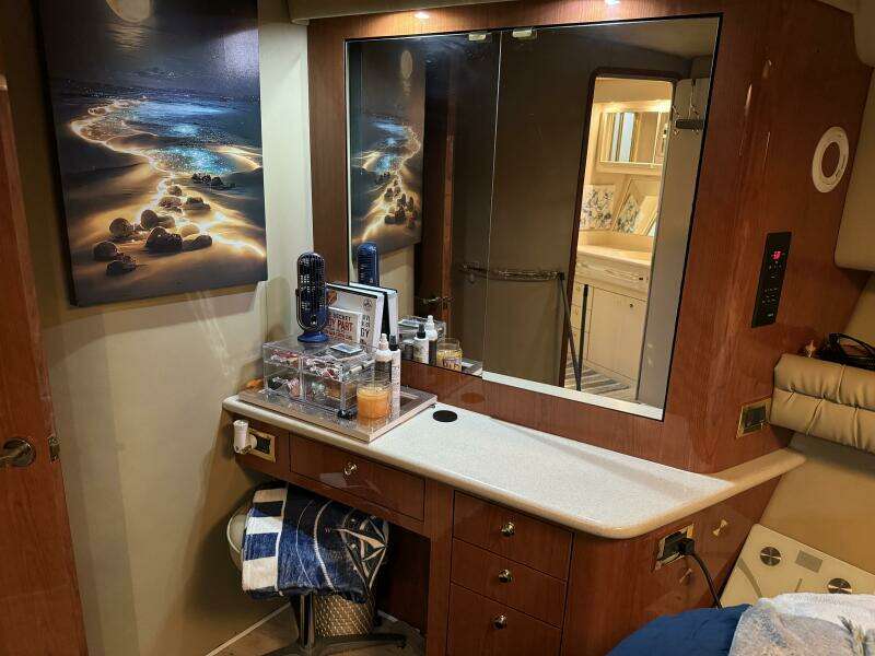 1998 Sea Ray 550 Sedan Bridge