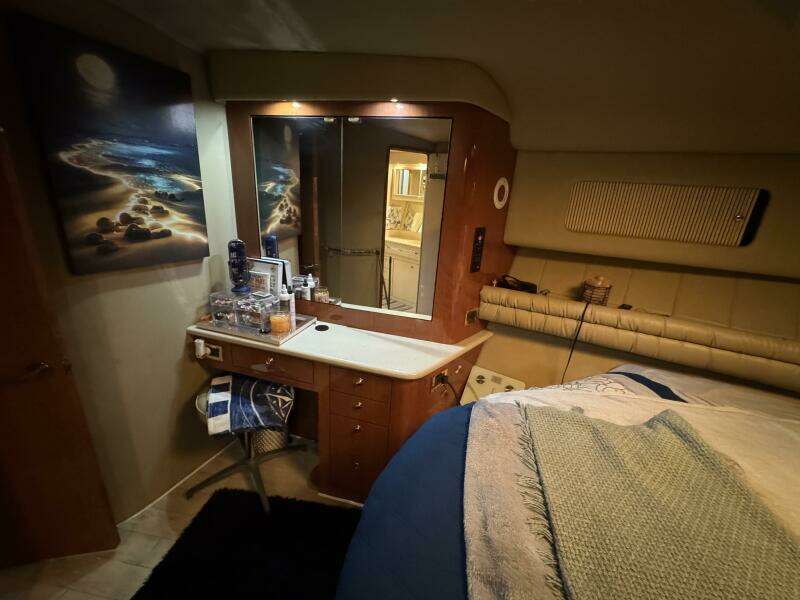 1998 Sea Ray 550 Sedan Bridge