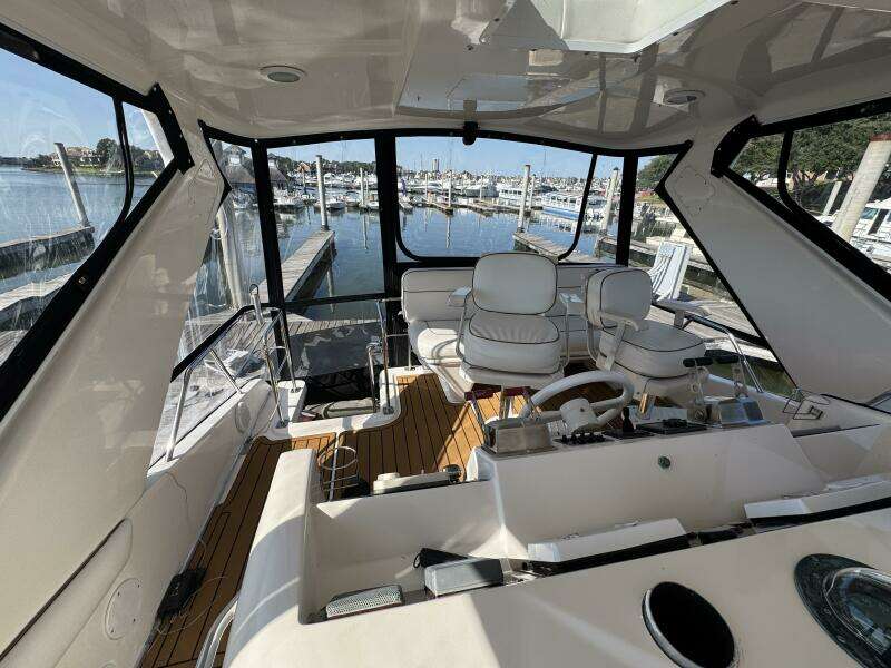 1998 Sea Ray 550 Sedan Bridge
