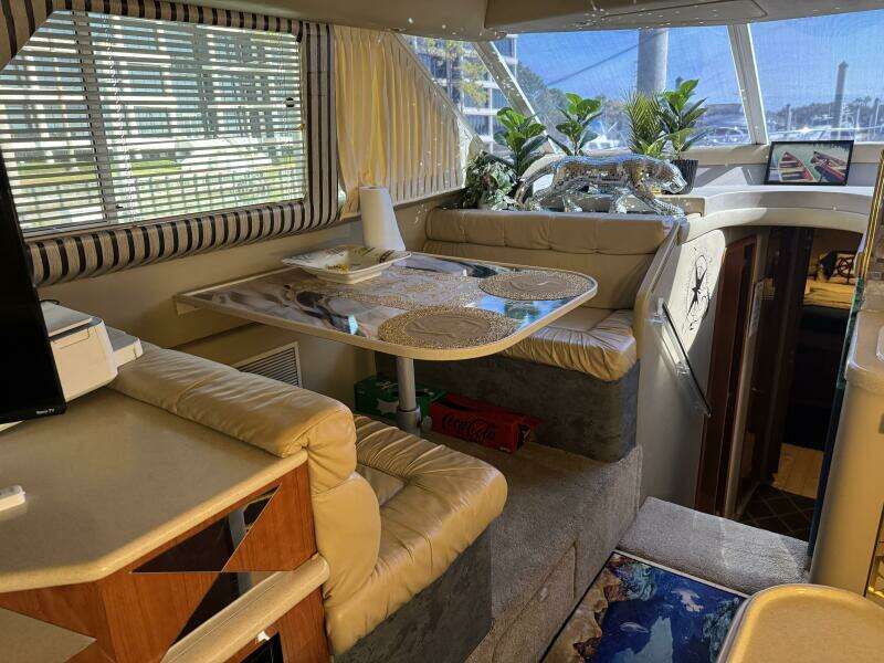 1998 Sea Ray 550 Sedan Bridge