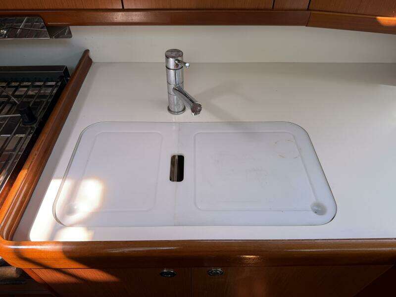 2010 Beneteau Oceanis 43