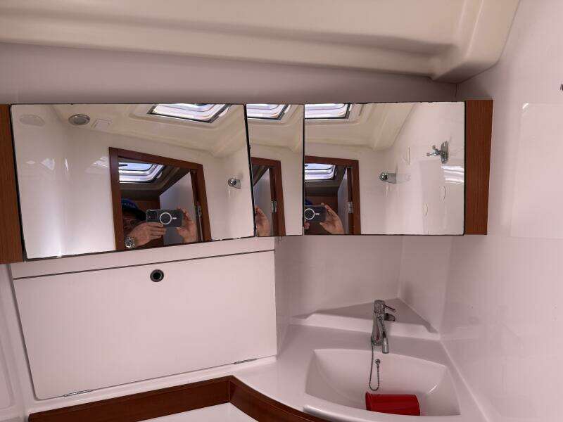 2010 Beneteau Oceanis 43