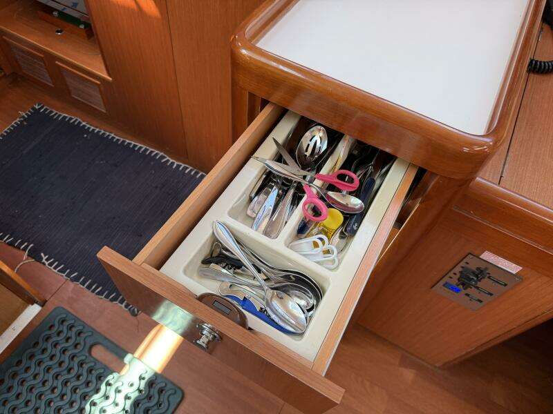 2010 Beneteau Oceanis 43