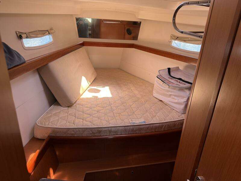 2010 Beneteau Oceanis 43