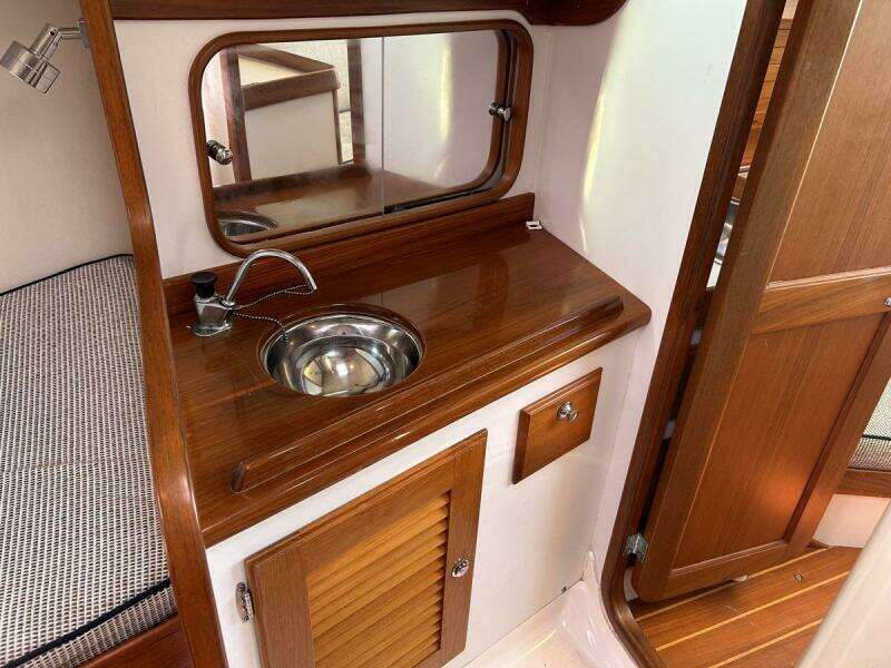 GALLUP, 2011 Alerion 33