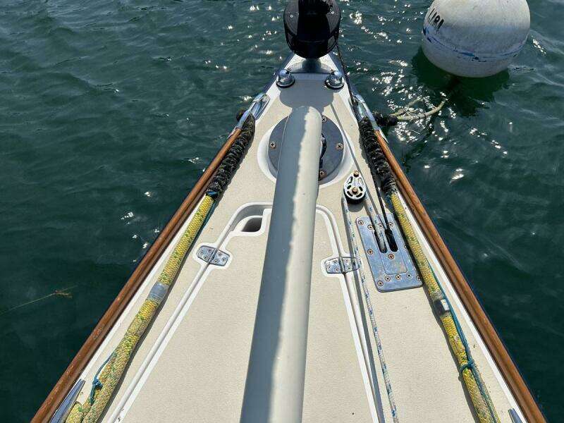 GALLUP, 2011 Alerion 33