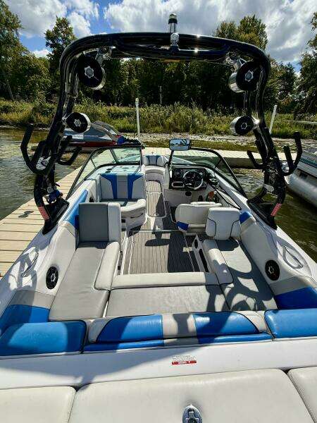 2010 Correct Craft Super Air Nautique