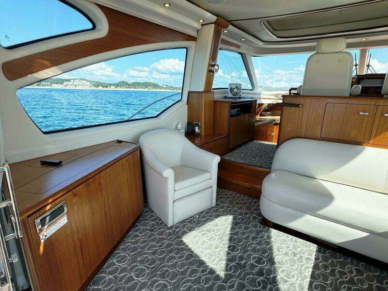 2014 Tiara Yachts 5800 Sovran
