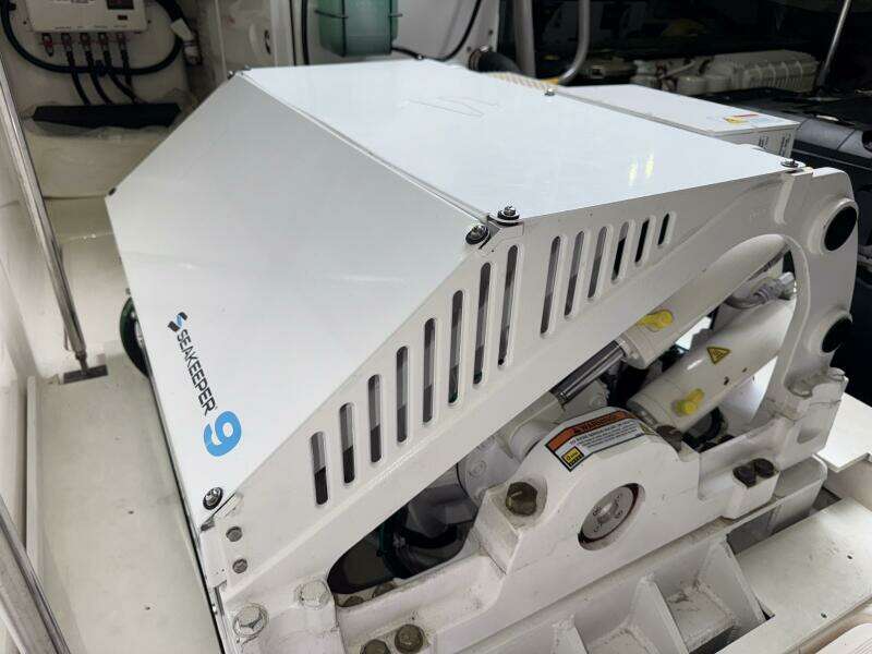 2014 Tiara Yachts 5800 Sovran