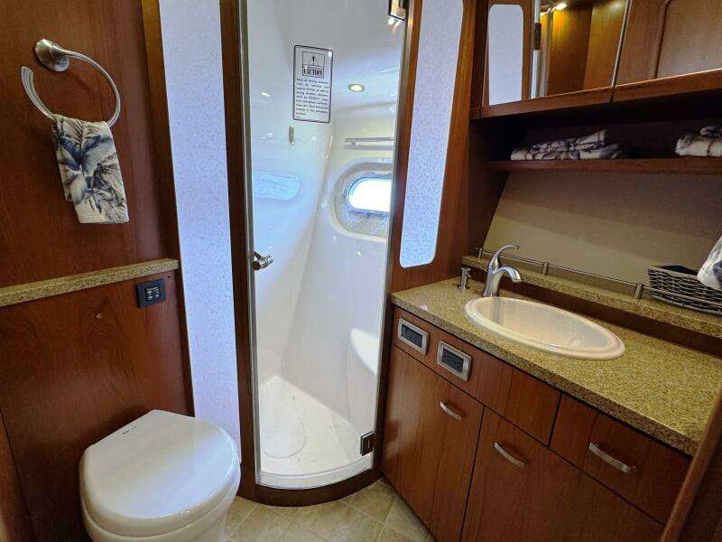 2014 Tiara Yachts 5800 Sovran