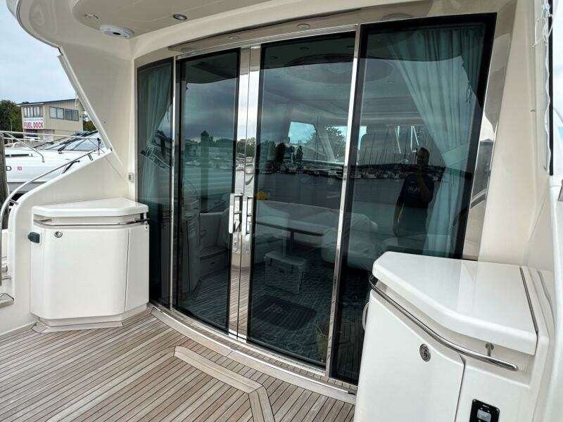 2014 Tiara Yachts 5800 Sovran