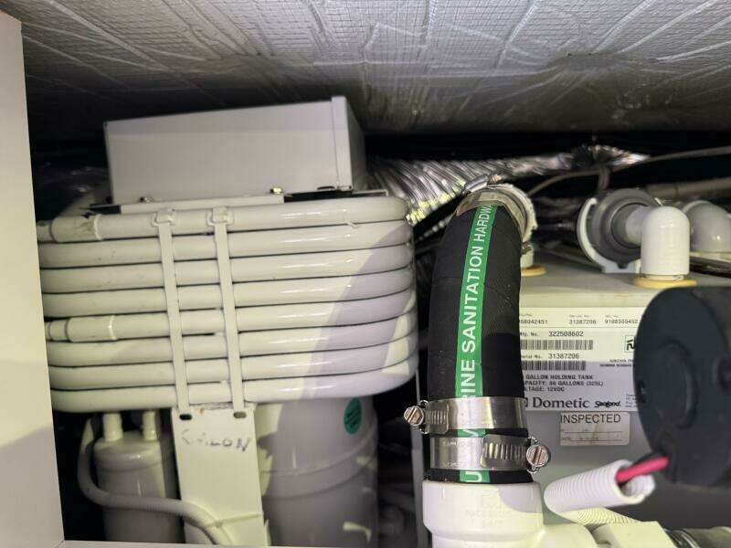 2014 Tiara Yachts 5800 Sovran