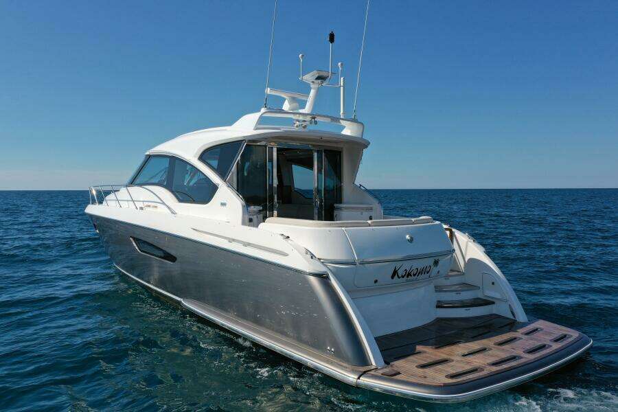 2014 Tiara Yachts 5800 Sovran
