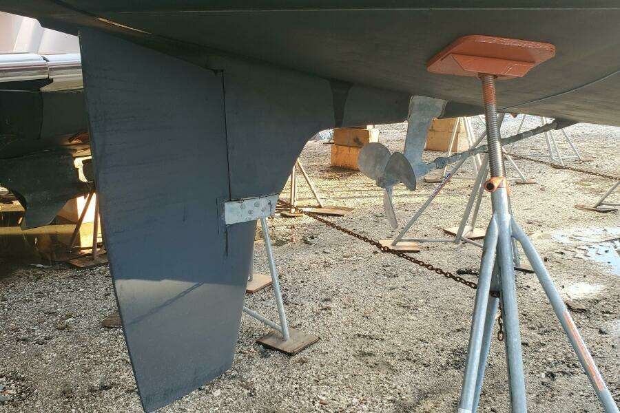 2001 Moody 42 Center Cockpit