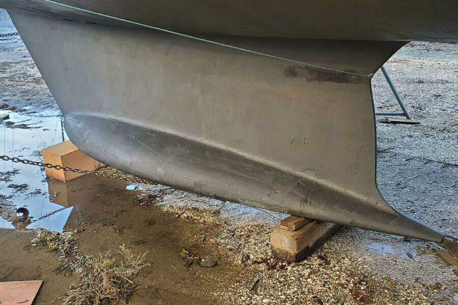 2001 Moody 42 Center Cockpit