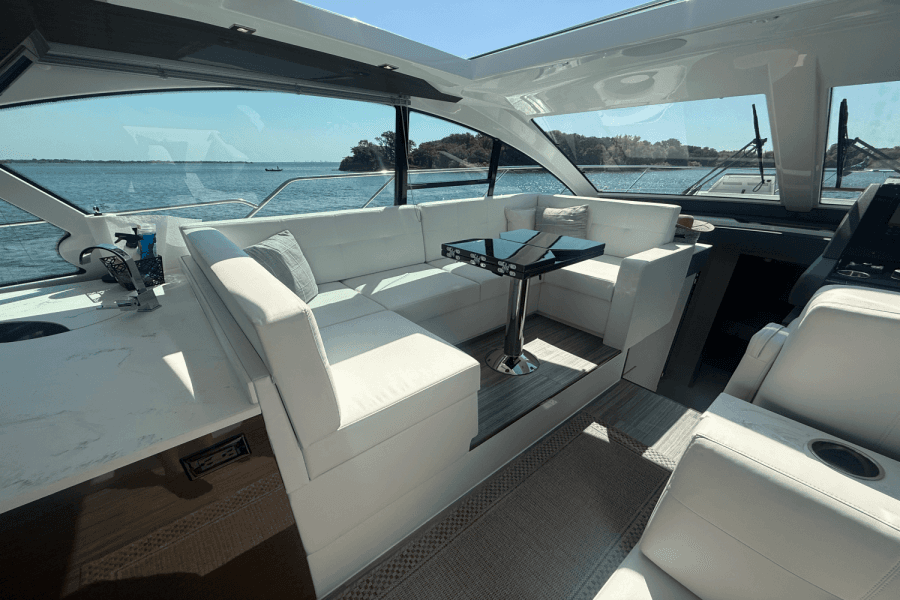 2020 Cruisers Yachts 50 CANTIUS