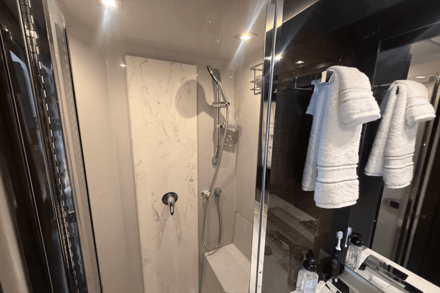 2020 Cruisers Yachts 50 CANTIUS