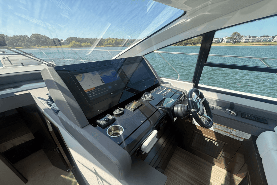 2020 Cruisers Yachts 50 CANTIUS