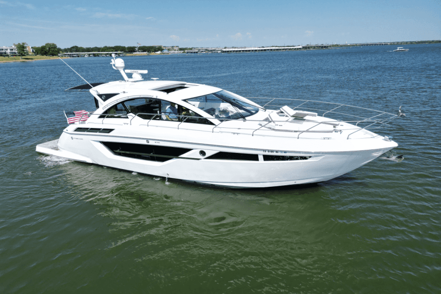 2020 Cruisers Yachts 50 CANTIUS