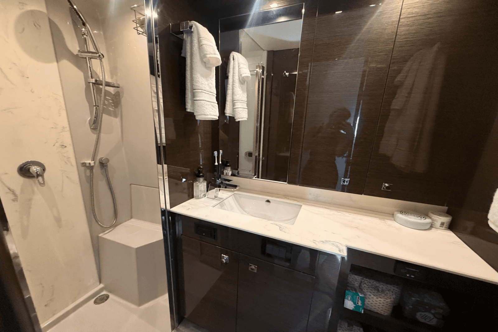 2020 Cruisers Yachts 50 CANTIUS